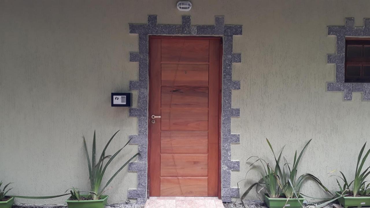 Burung Flats Itamambuca - Hospedagem Com Vista Para O Mar أوباتوبا المظهر الخارجي الصورة