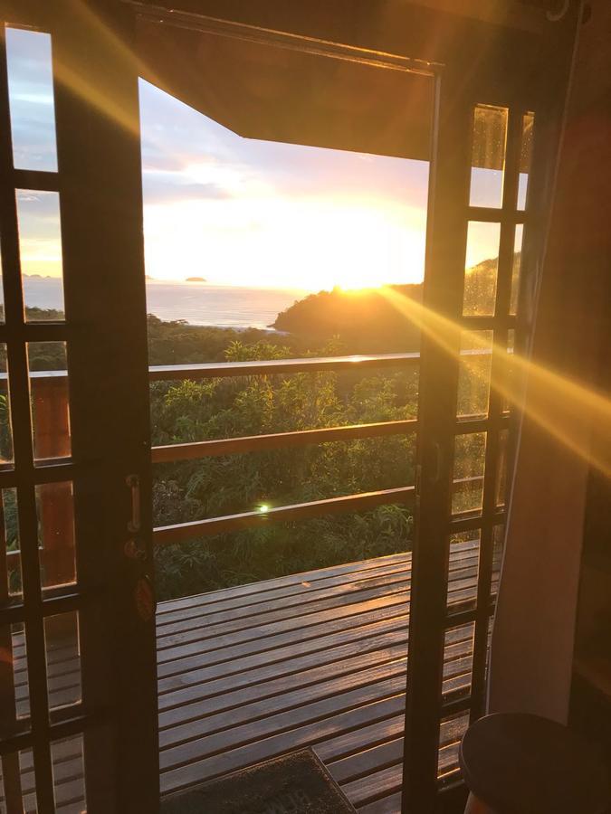 Burung Flats Itamambuca - Hospedagem Com Vista Para O Mar أوباتوبا المظهر الخارجي الصورة